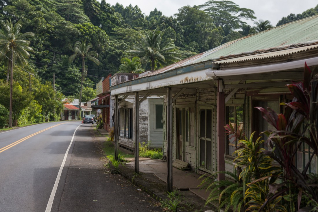 Wooden storefronts of Honomu town on the road up to Akaka Falls State Park